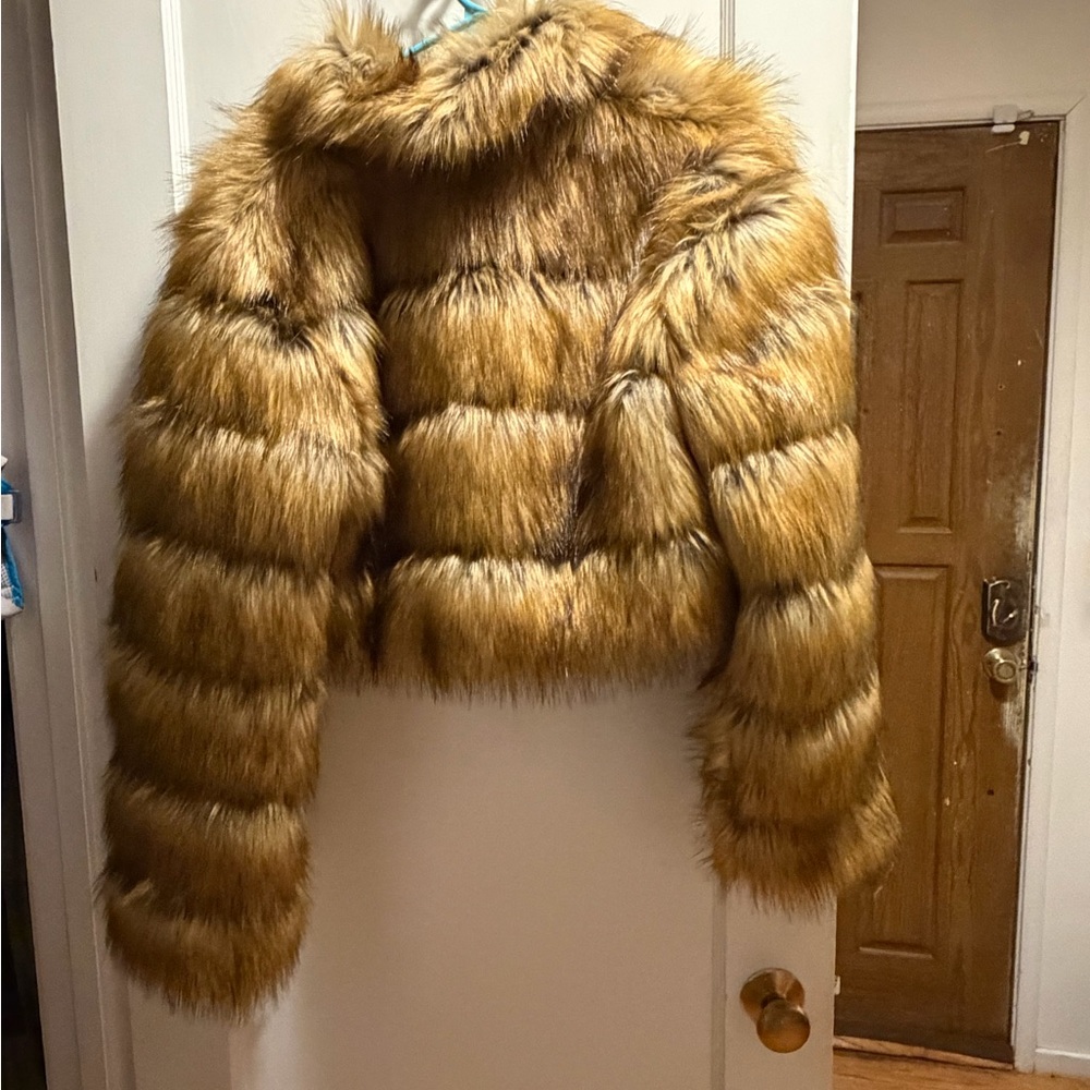 Women's Cropped Faux Fur Jacket - Red Fox